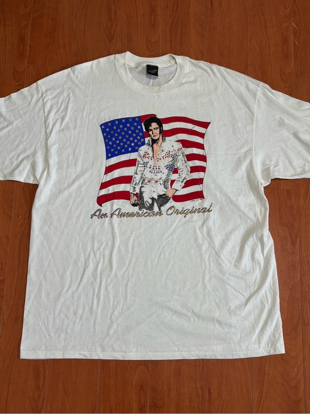 White Graphic Men’s T-Shirt with American Flag Design